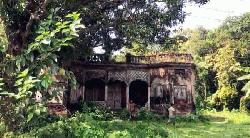 বিলীনের পথে ৩৫০ বছরের পুরোনো জমিদারবাড়ি